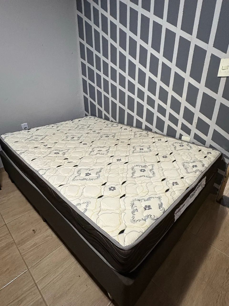 Cama Box Viúva Ortobom + Colchão -  Excelente estado