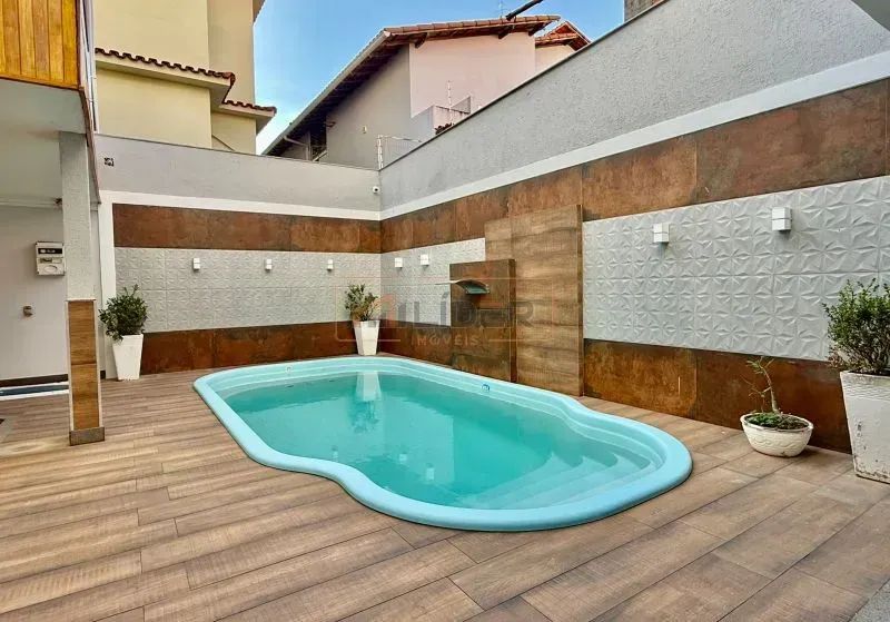 CASA TRIPLEX DE ALTO PADRÃO NO MOACIR BROTAS