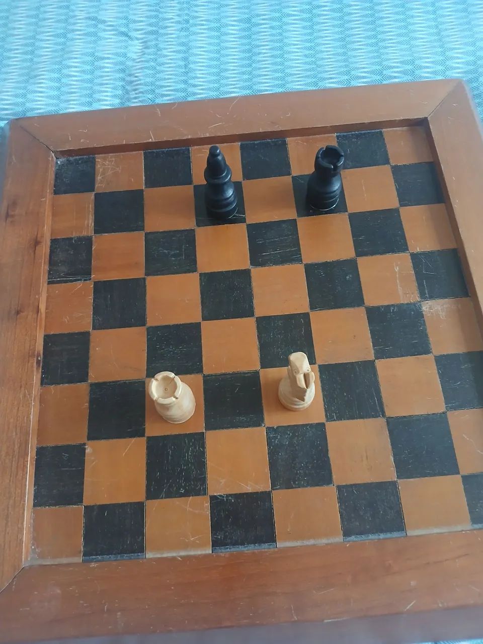 Tabuleiro de xadrez feito de maneira nobre  - Foto 4
