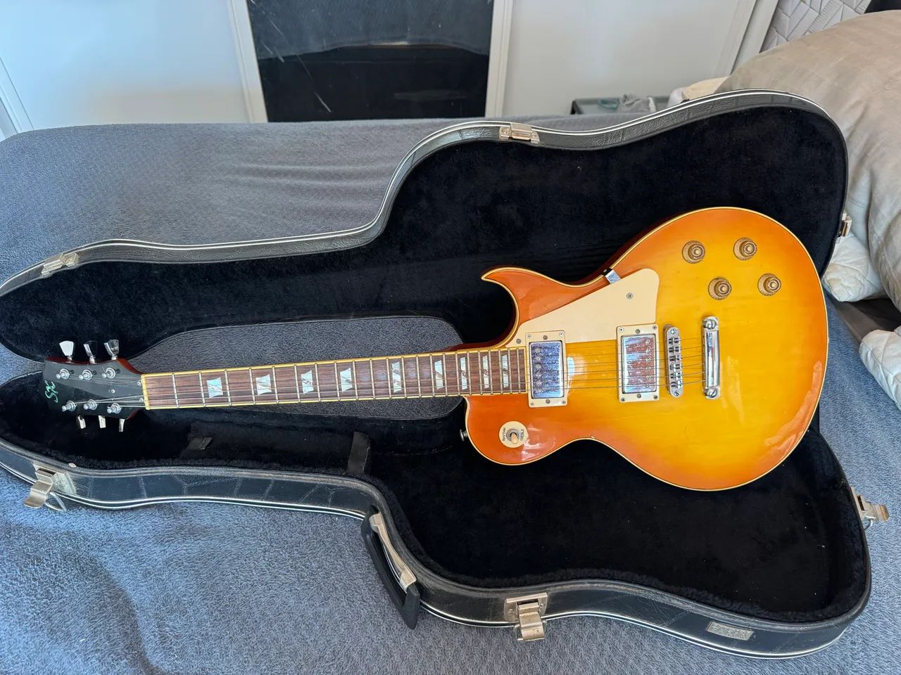 Guitarra Sx Ef3 Les Paul com case - Foto 2