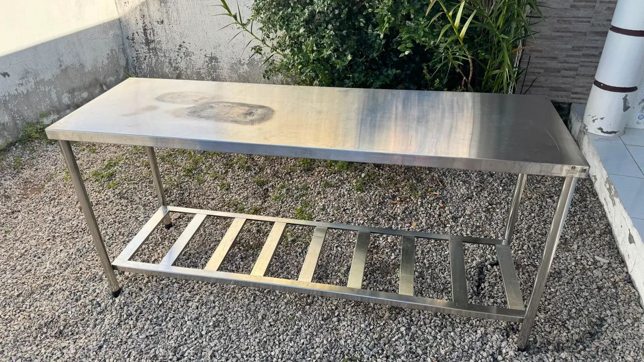 Mesa de inox industrial 1,90m Excelente estado - Foto 3