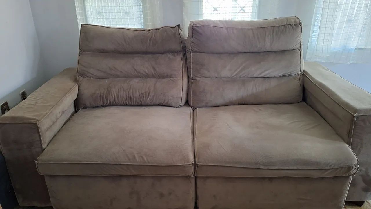 Vendo 2 sofás retrátil. (Valor unitário) 