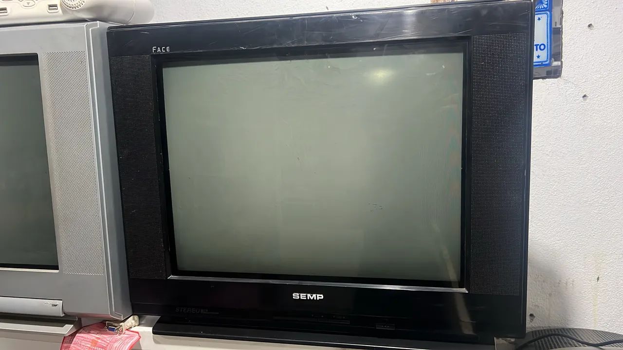 Tv semp Toshiba face preta 21 polegadas 