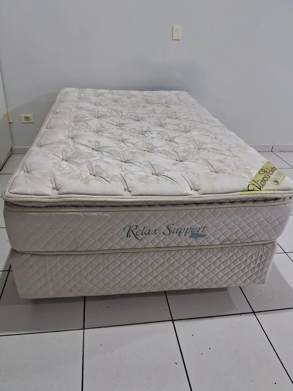 Vendo cama box viúva  - Foto 3