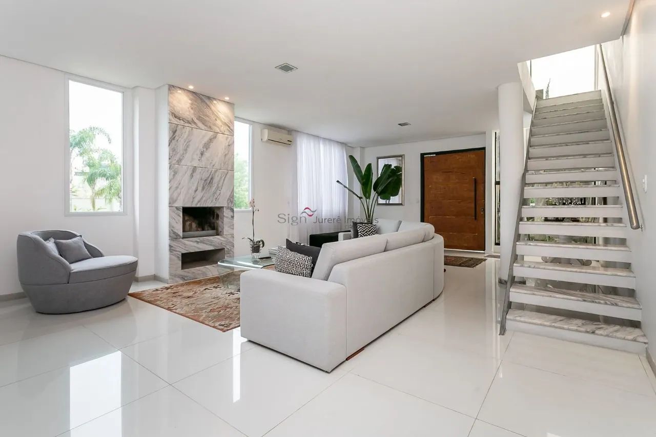 Casa com 4 suítes à venda em Jurerê - Florianópolis/SC