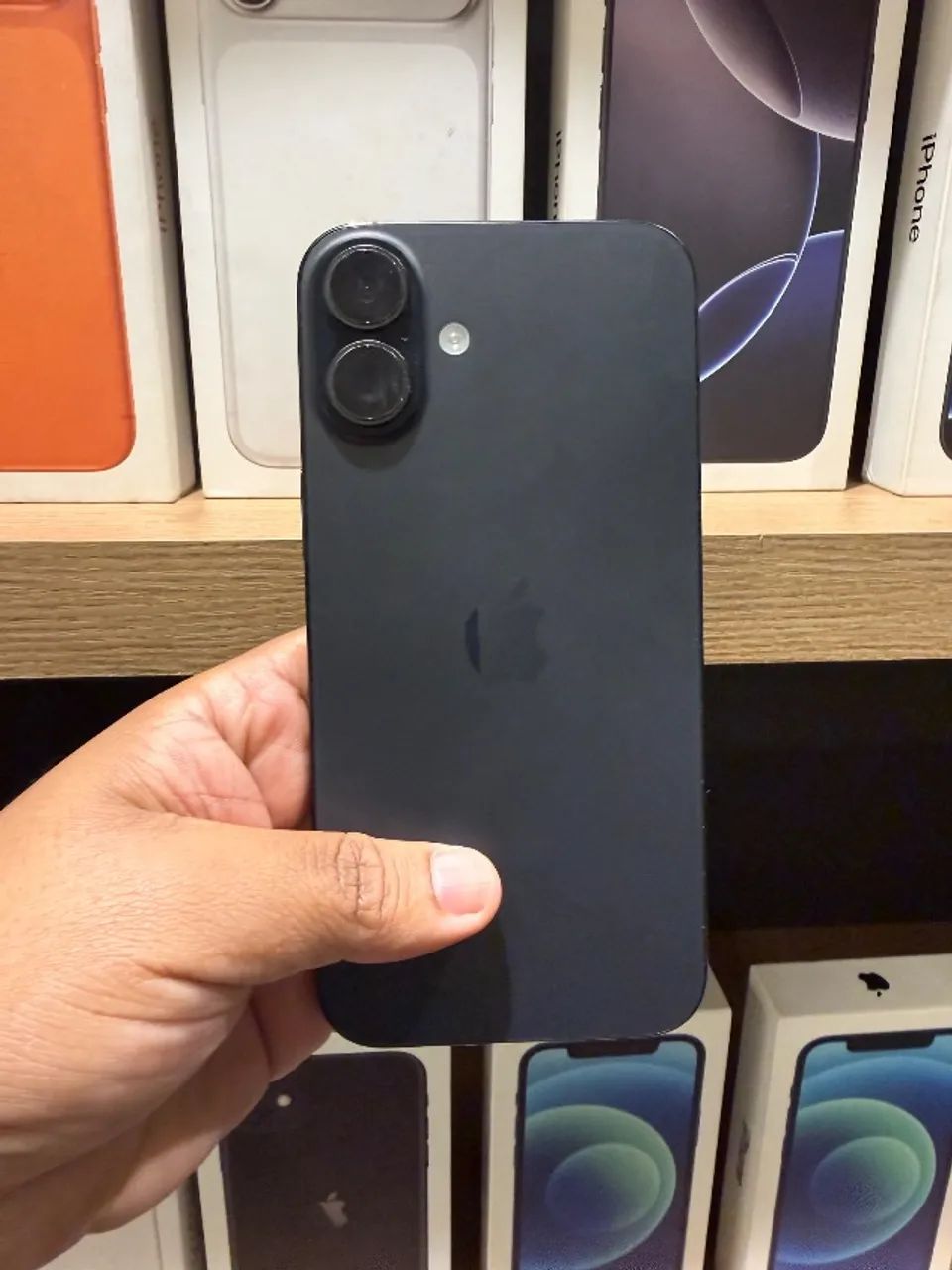 16 PLUS PRETO 128GB - SEMINOVO 