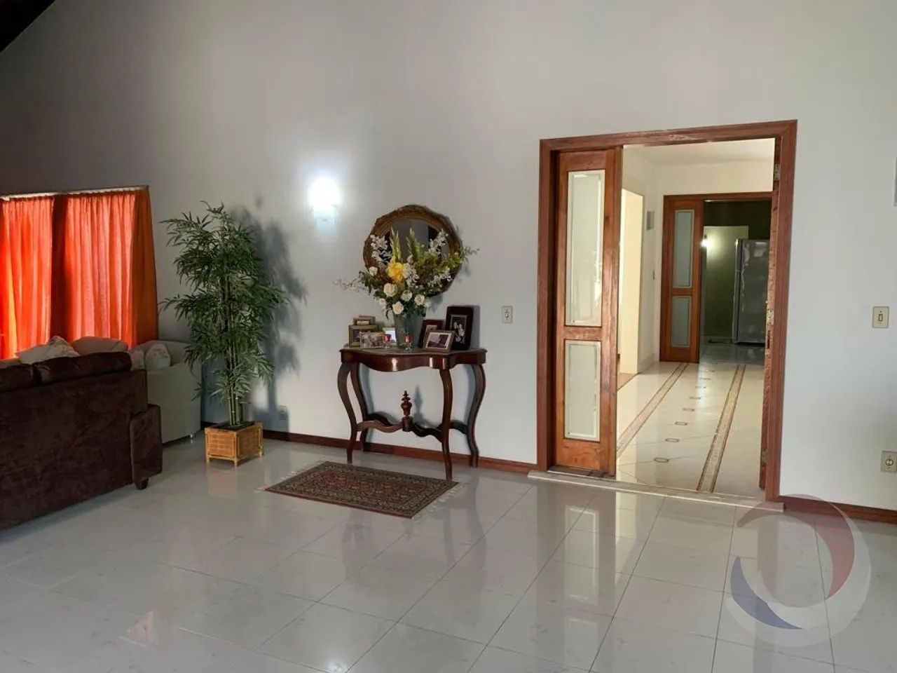 Casa Residencial de 750 m² com 4 suítes no Córrego Grande - Foto 3