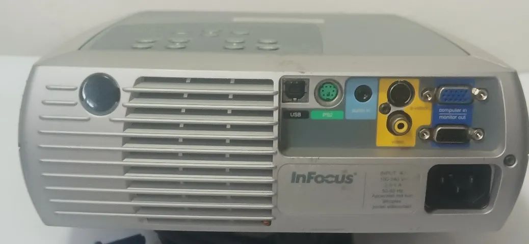 Projetor multimídia Infocus LP240 LCD3  - Foto 3
