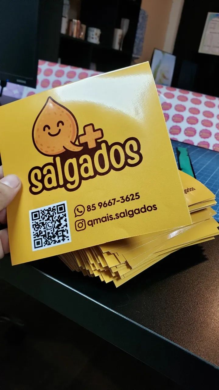 Adesivos para sacolas e embalagens com a logomarca personalizados vinil