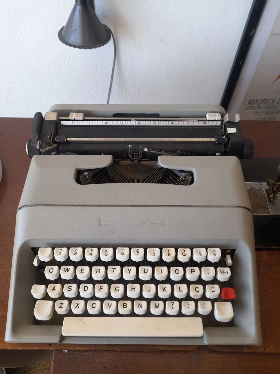 Máquina de escrever Olivetti