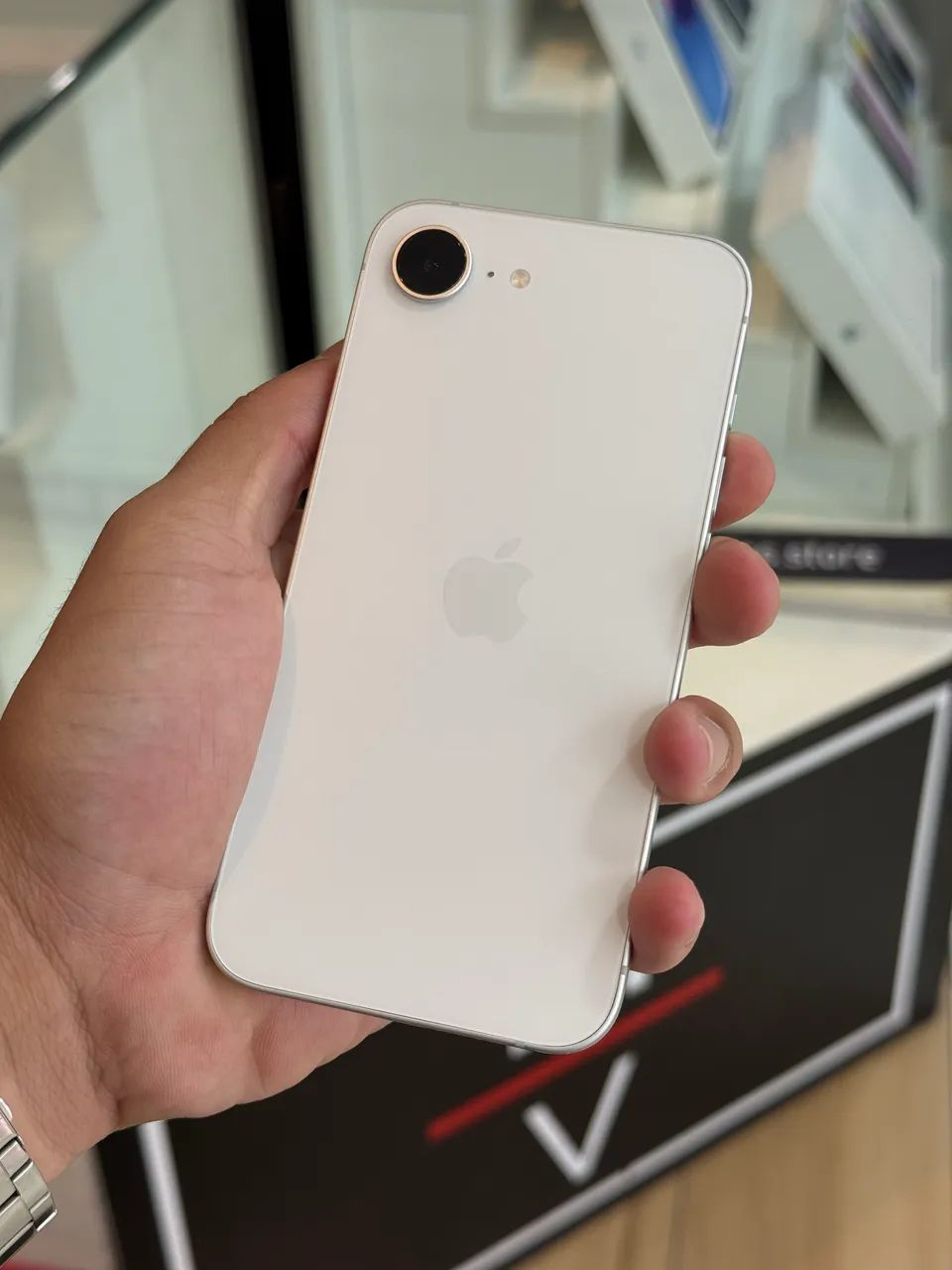 Iphone 16e 128 branco - Bateria 100 % garantia Apple  - Foto 5