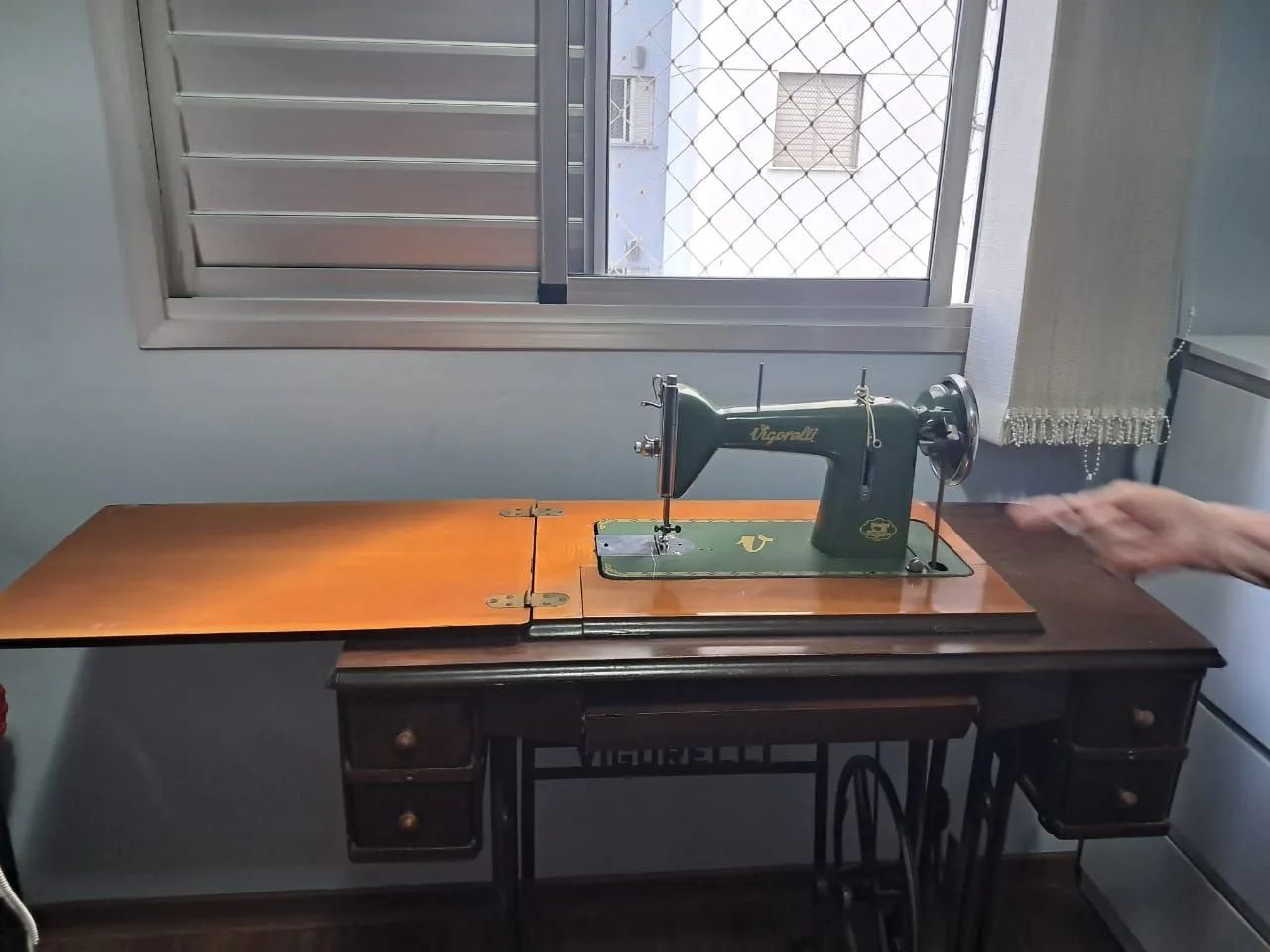 Máquina de Costura Vigorelli Antiga - Foto 3
