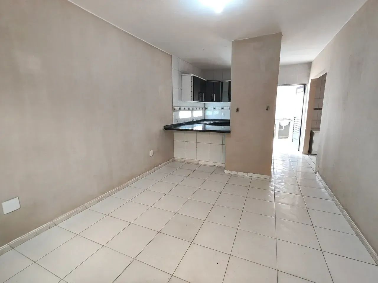 Alugo Casa com 2 dorm-Jardim Florence - Foto 2
