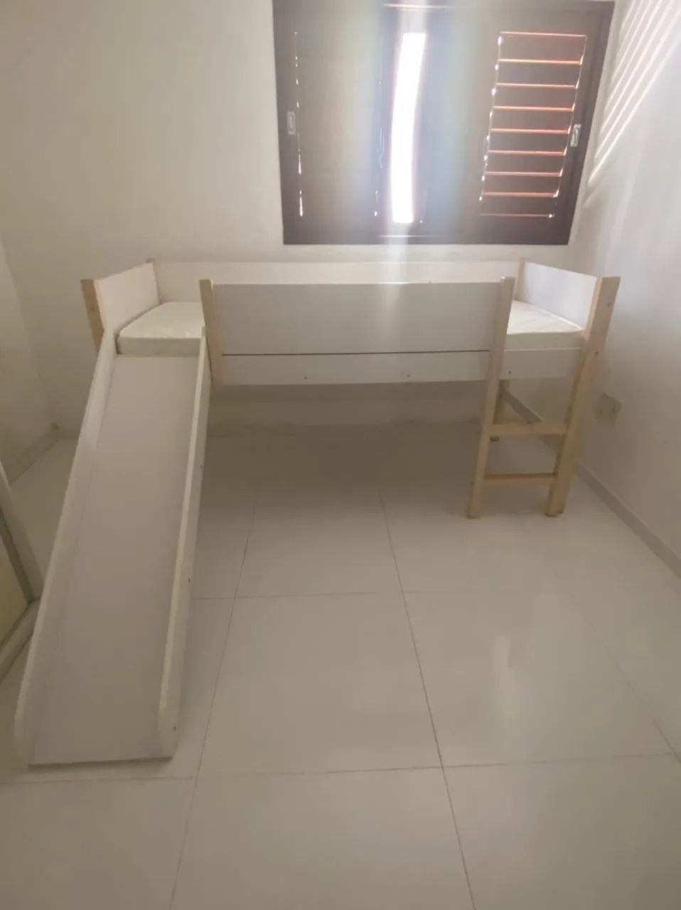 Cama alta infantil/juvenil