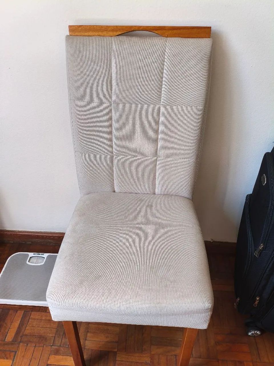 Mesa com 6 cadeiras 