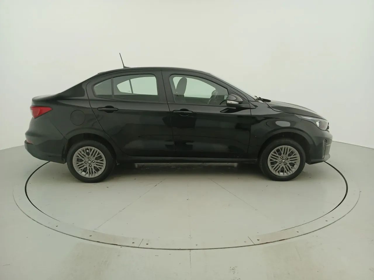 Fiat Cronos Drive 1.0 6V, foto 6 de 18