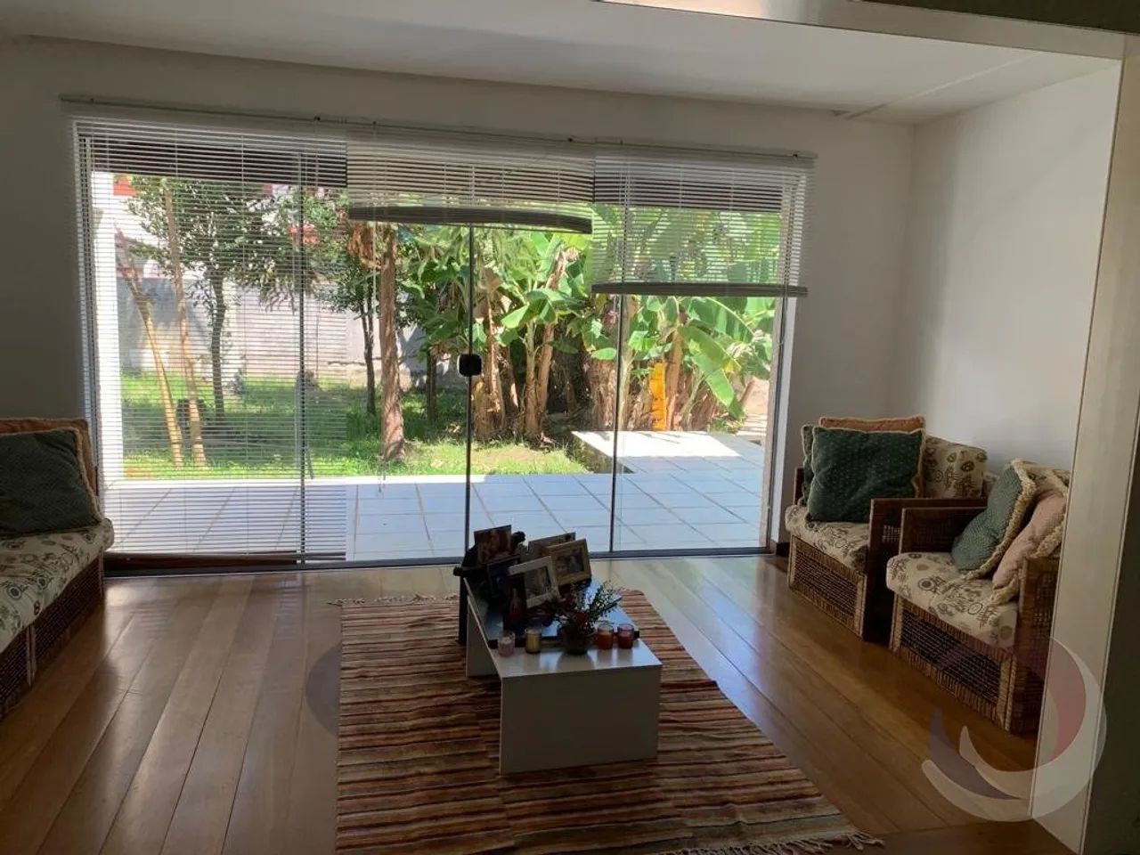 Casa Residencial de 750 m² com 4 suítes no Córrego Grande