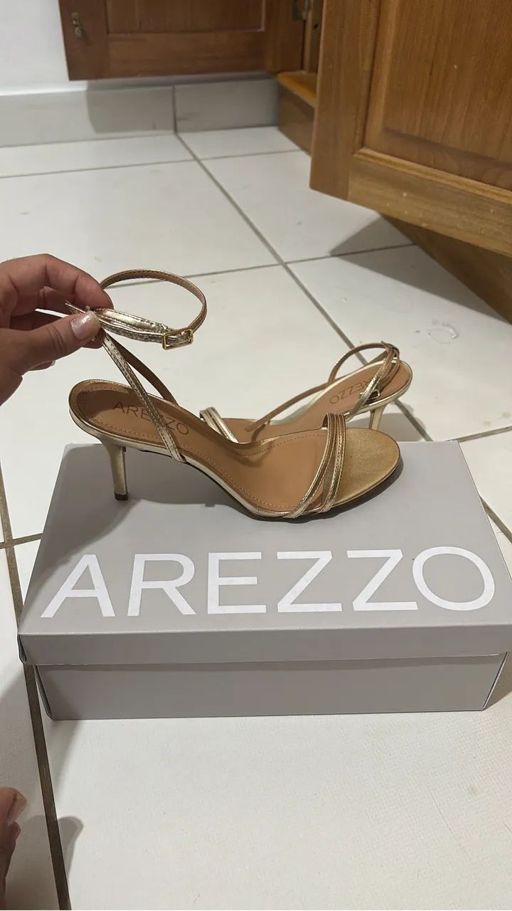 Sandália Arezzo 