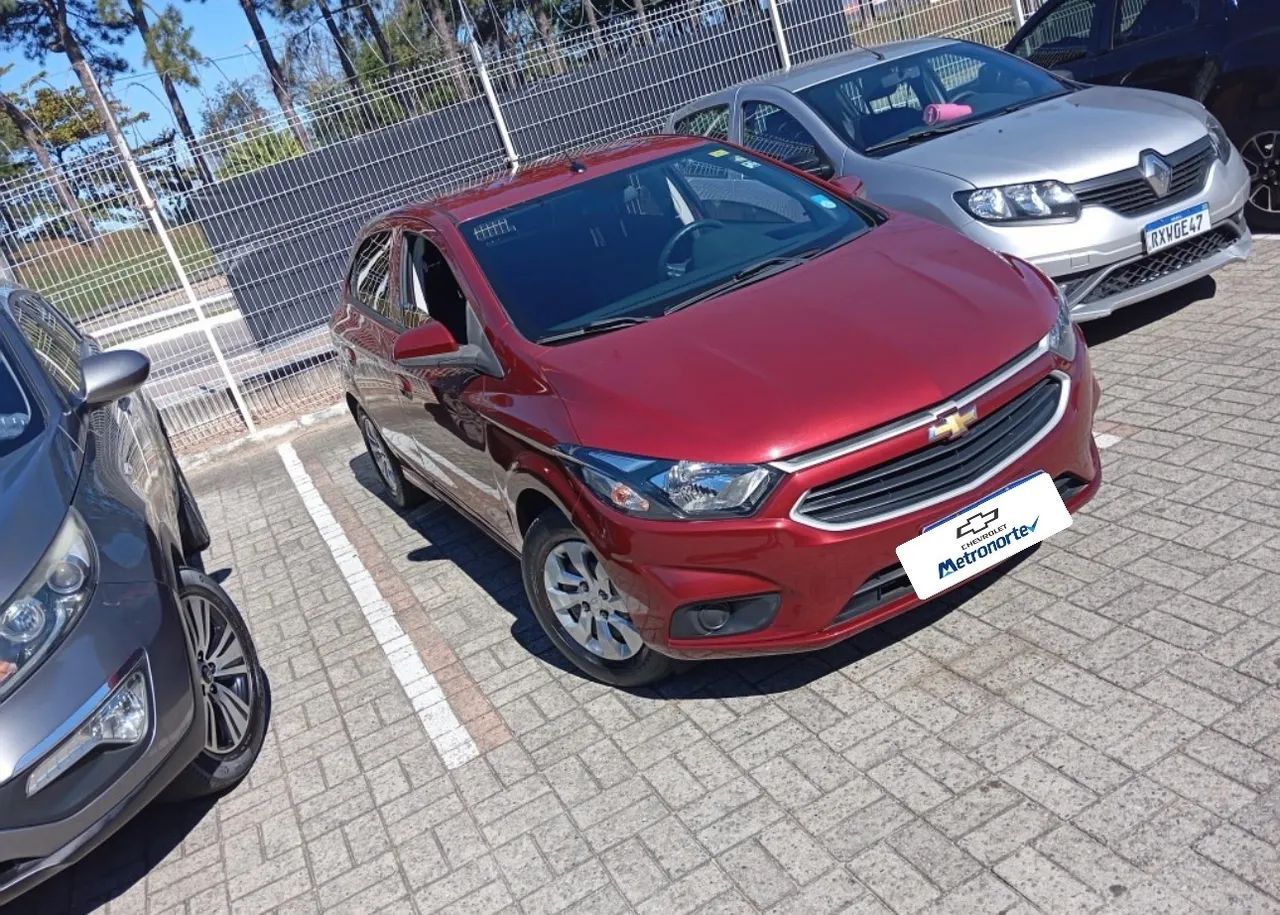 Chevrolet Onix Hatch LT 1.0 8V Flex Mec. 4P 2018 - Foto 2