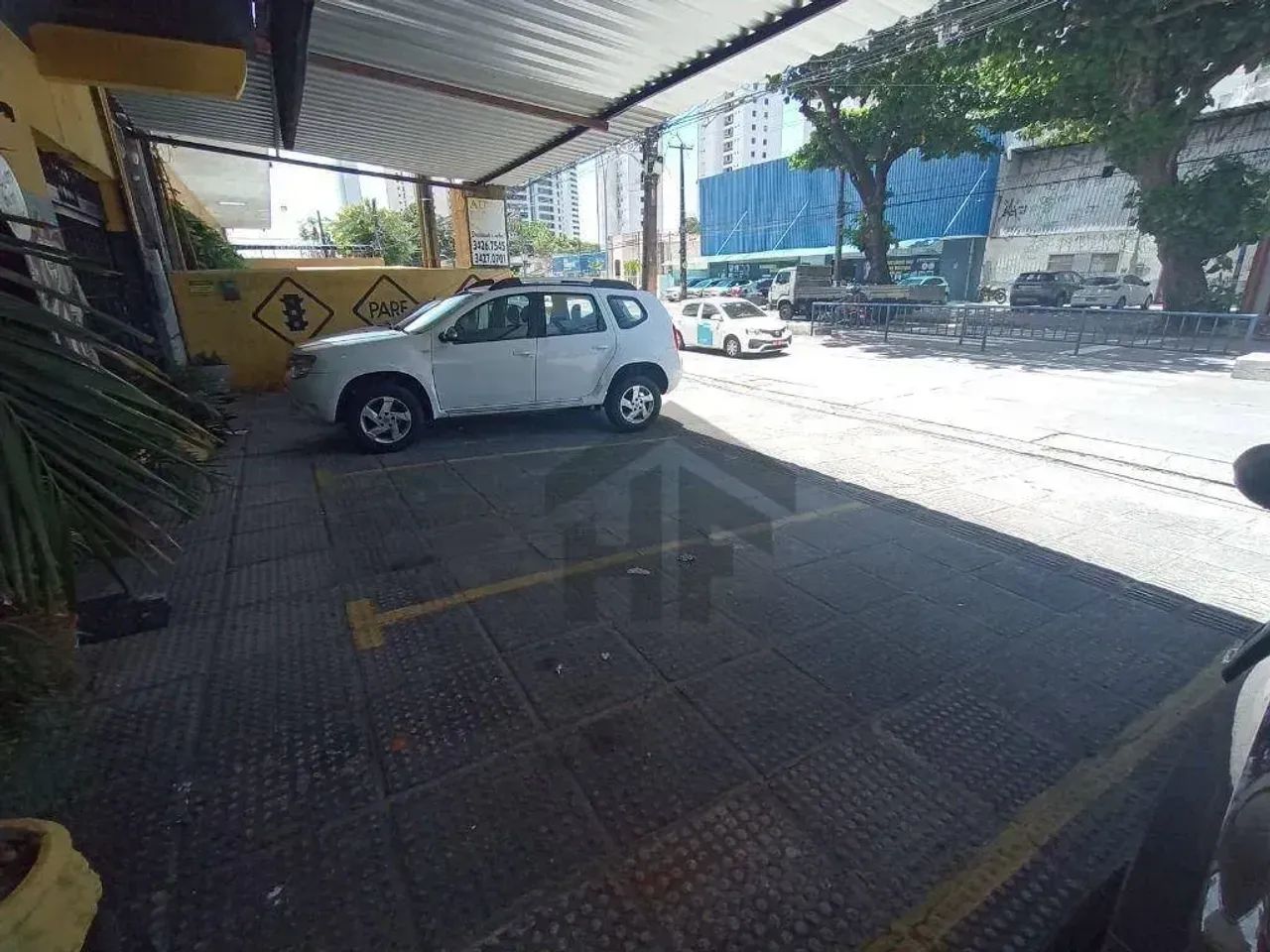 Prédio Comercial ou Residencial, 450m², para alugar ou vender com 6 salas (quartos), local - Foto 2