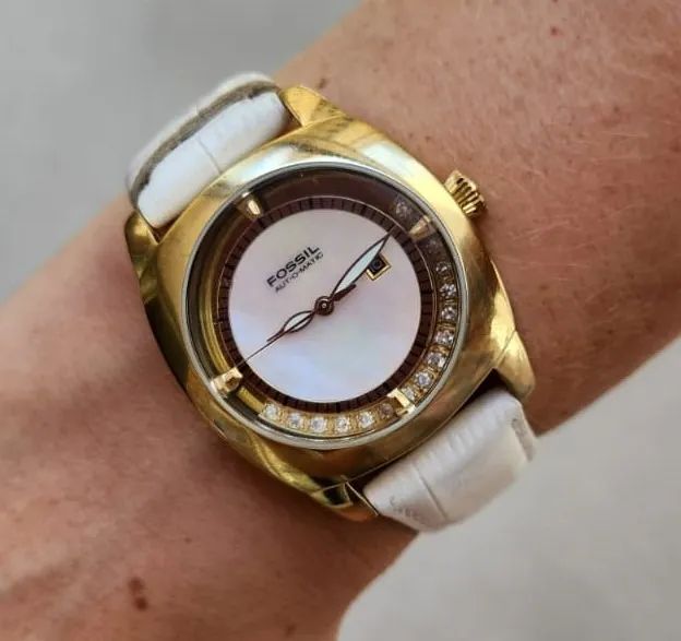 Relógio feminino dourado FOSSIL Arkitekt automático ES-1366.