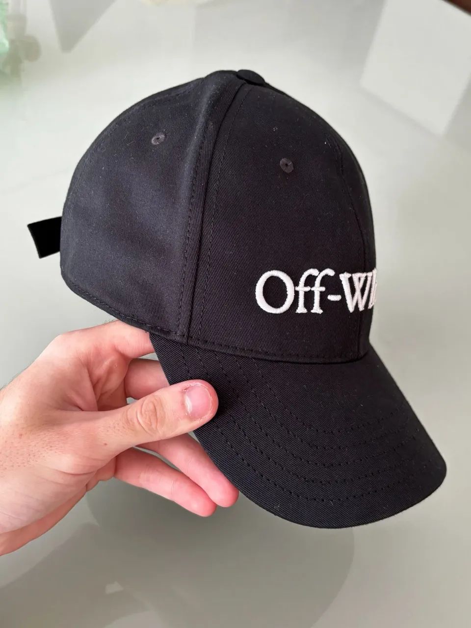Off-White Boné Helvetica - Foto 2