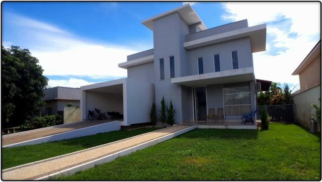 Sobrado 5 Quartos, 334 m² no Condomínio Polinésia - Estuda Permuta