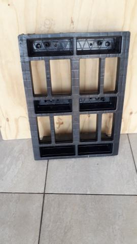 Pallet de plástico 0,80x0,60 R$20reais - Foto 4