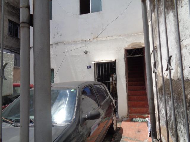 Ótima localização -Casa 2/4, 1º andar ,cobertura, Aceita financiamento Estudamos Proposta - Foto 19