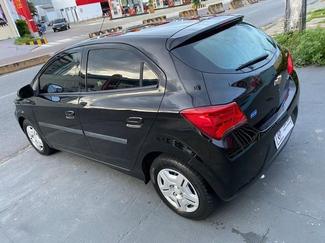 Onix lt 1.0 2017 com my link 5mil de entrada - Foto 3