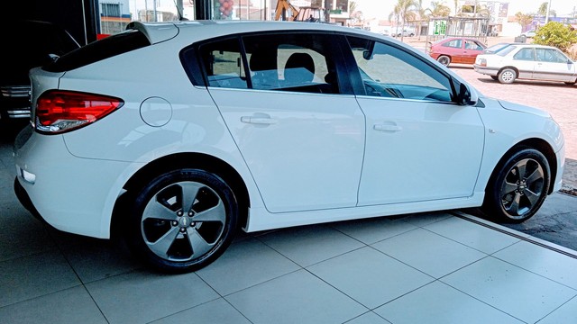 CRUZE HATCH LT AUTOMÁTICO 2013 IMPECÁVEL
