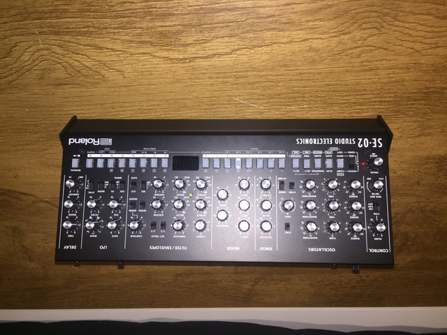 Roland SE-02