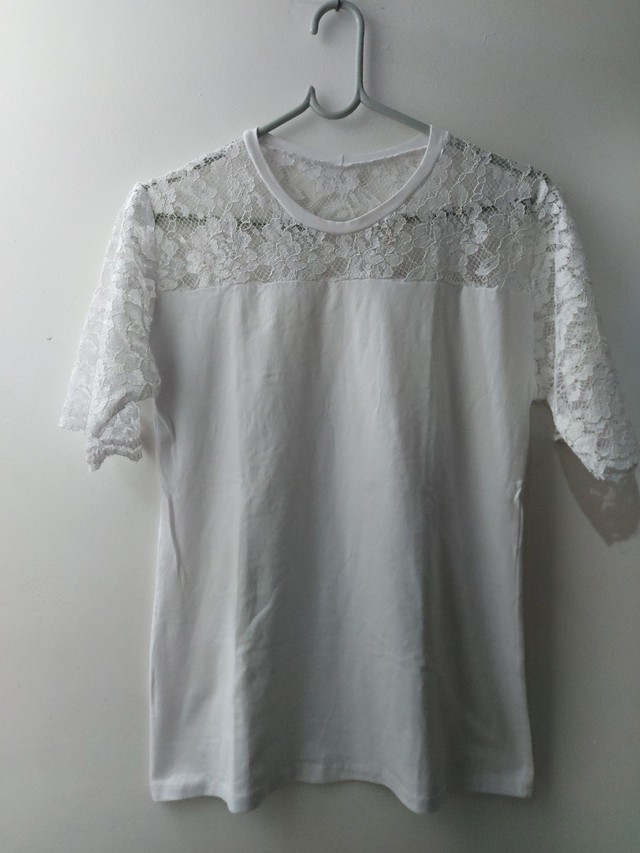 Blusinha com renda, tam P - Foto 2