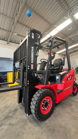 Empilhadeira Hangcha XR25- Torre triplex de 4.5m  - Foto 2