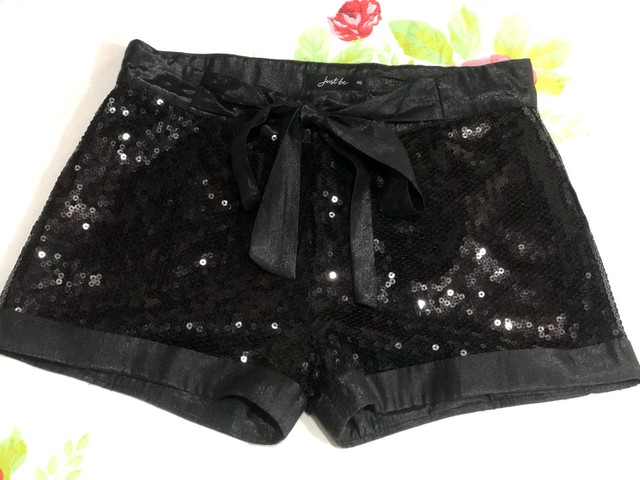 Shorts paetê 