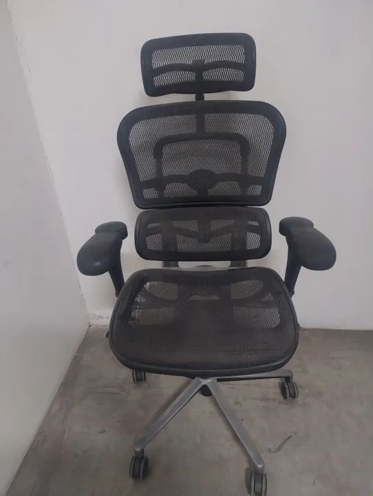 Cadeira Escritório Ergohuman Elite com detalhes 