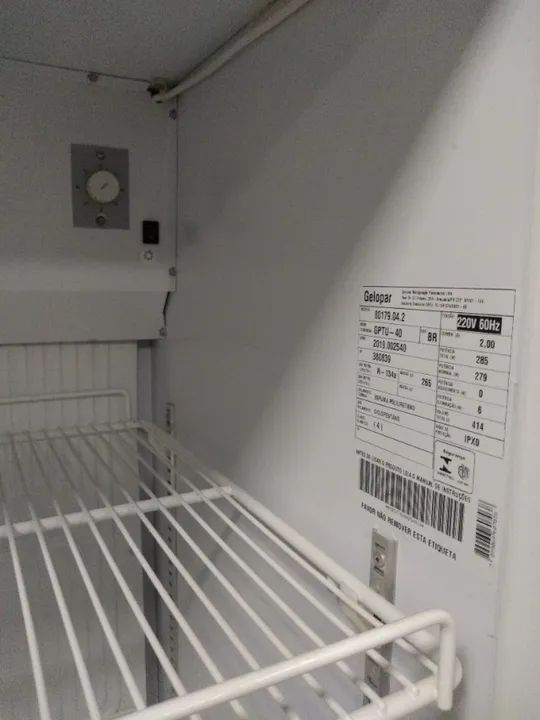 Refrigerador Expositora Porta de Vidro Gelopar GPTU-40 414L - Foto 4