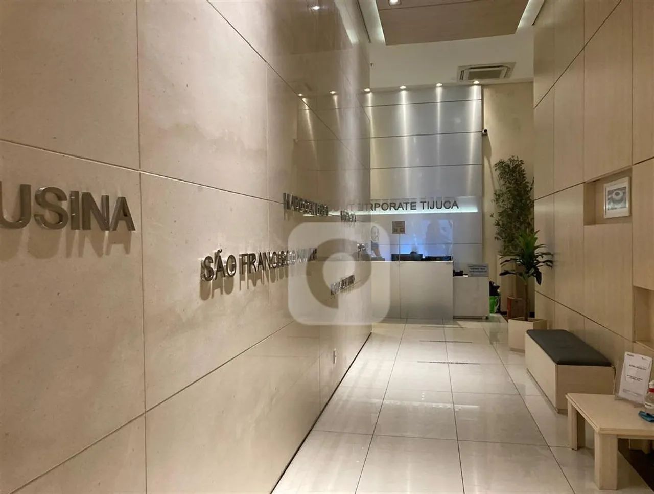 Sala comercial junto ao Shopping Tijuca