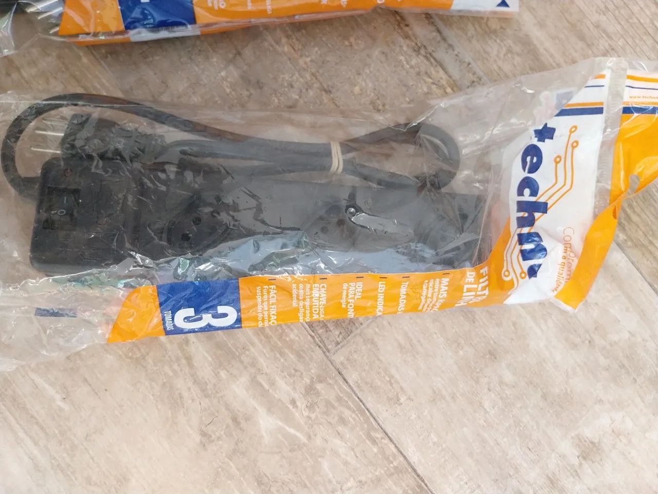 Filtro de linha 4 tomadas com chave e fusivel