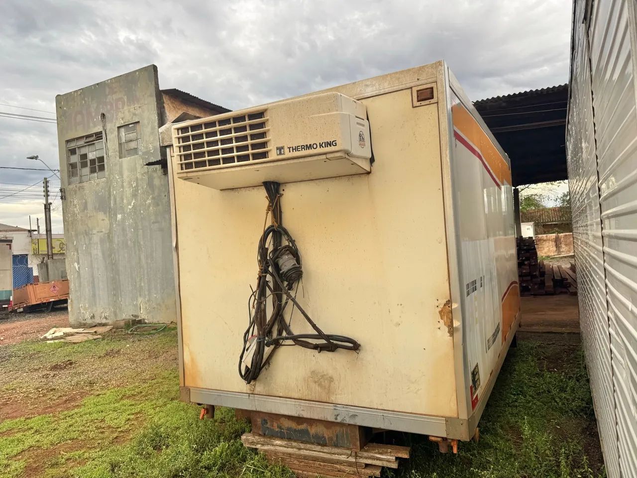 BAU FRIGORIFICO REFRIGERADO GANCHEIRO 4,20 - Foto 3