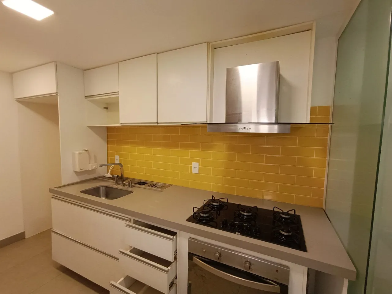Amplo apartamento para venda no samambaia - Área de lazer completa.