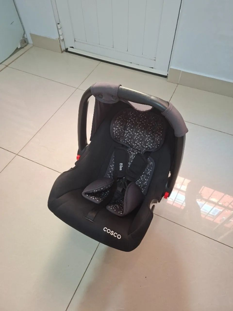 Bebe conforto semi novo