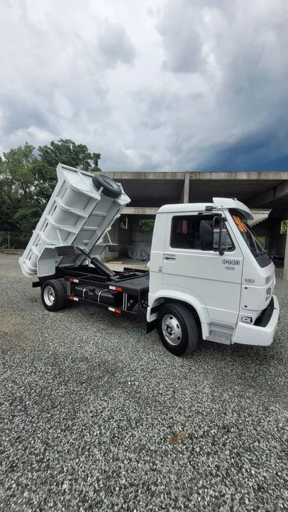 VW 8 140 caçamba basculante 8140 - Foto 3