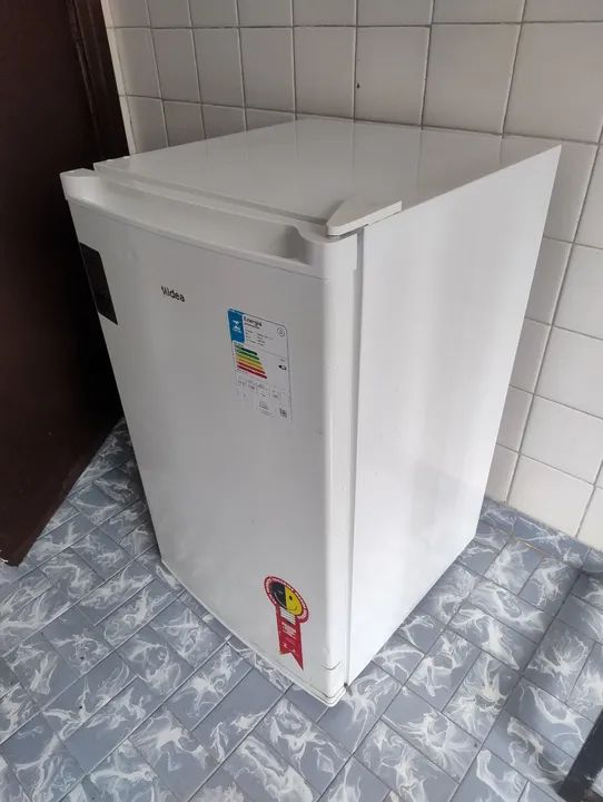 Frigobar Midea 124 Litros Branco 220v - Foto 3