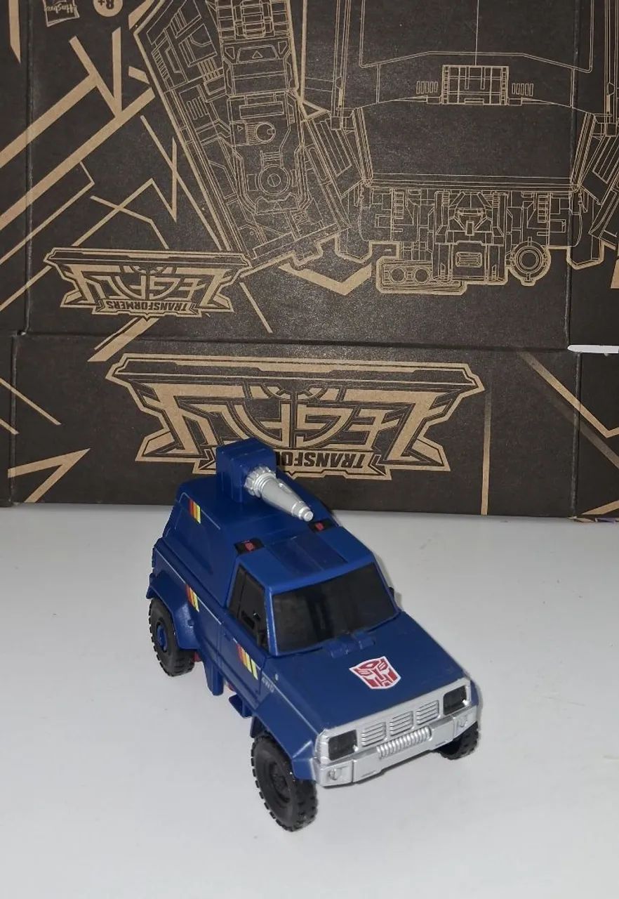 Transformers: Legacy - Trailbreaker