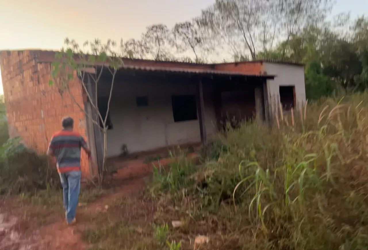 Vendo área de terreno 12mx100m