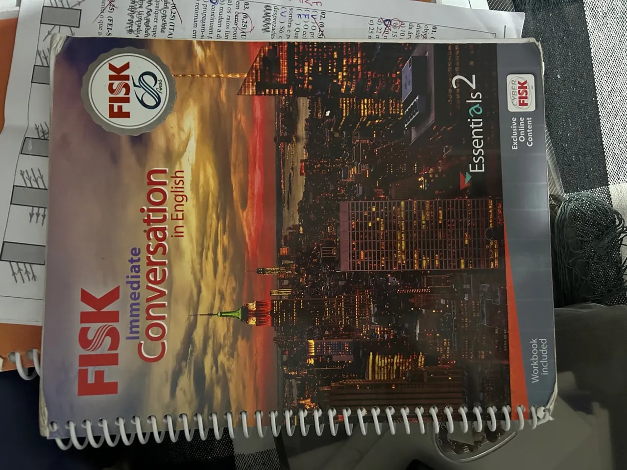 Livro FISK - Immediate Conversation in English - Essentials 2