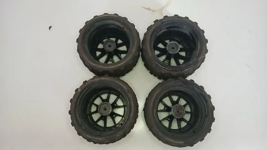 roda rc 80mm altura 50 mm largura sextavado 12 mm - Foto 2