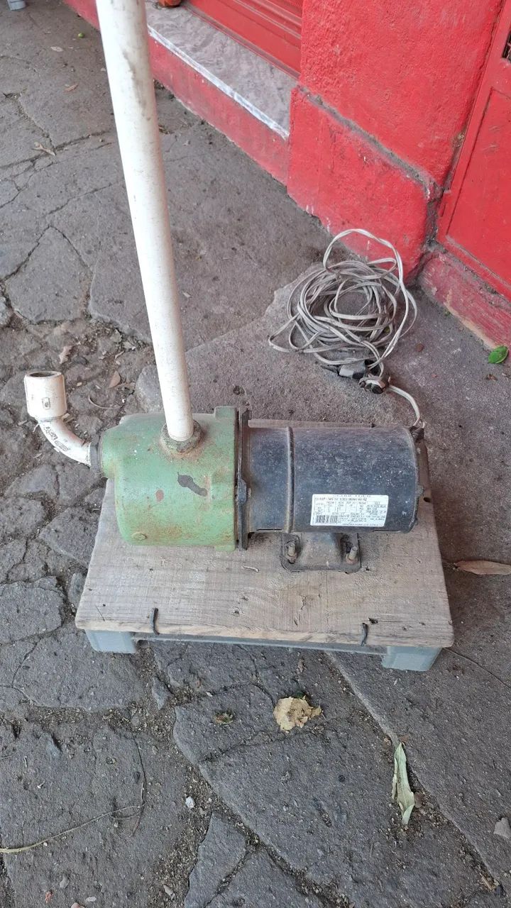 Bomba D' Água