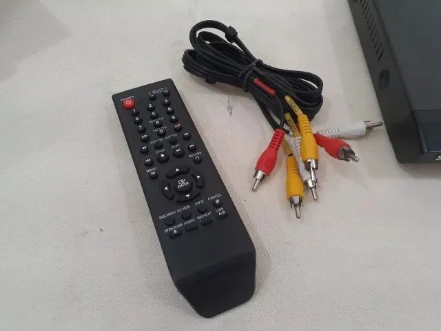 Dvd Player Samsung Dvd-p366 C/ Controle Remoto Funcionando! - Foto 6